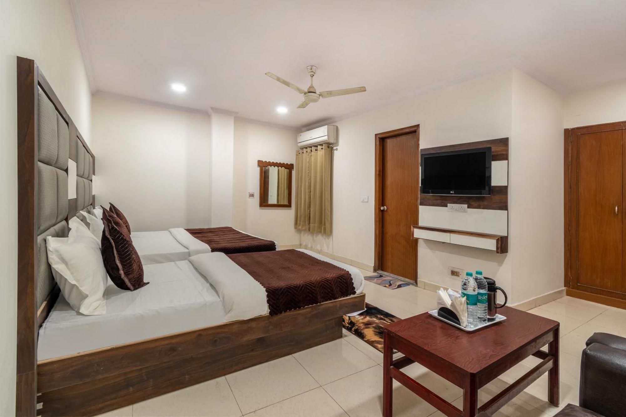 Hotel South Indian Делі Екстер'єр фото
