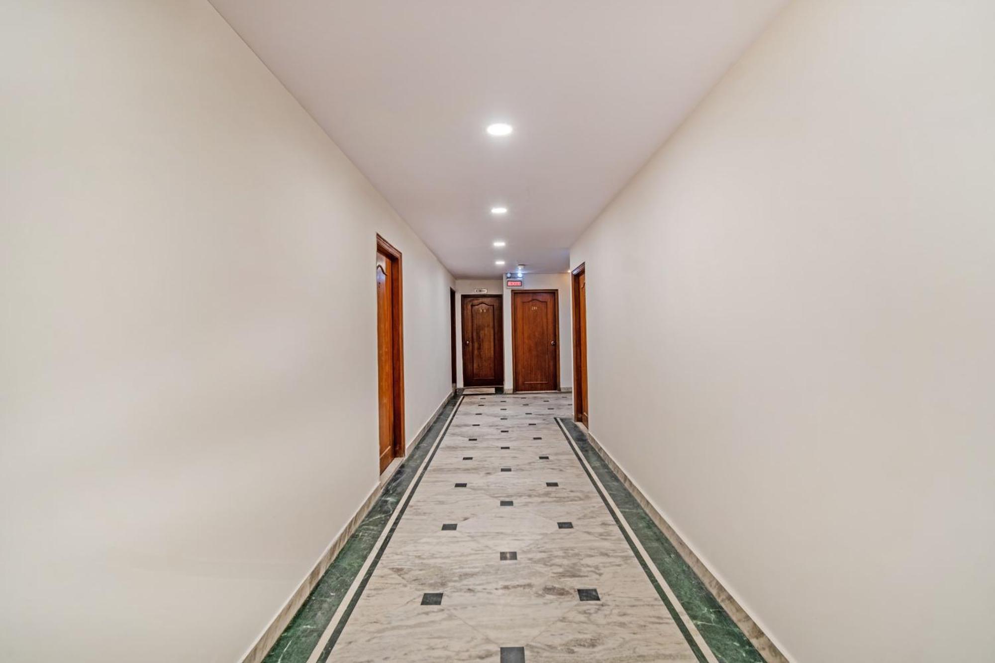 Hotel South Indian Делі Екстер'єр фото